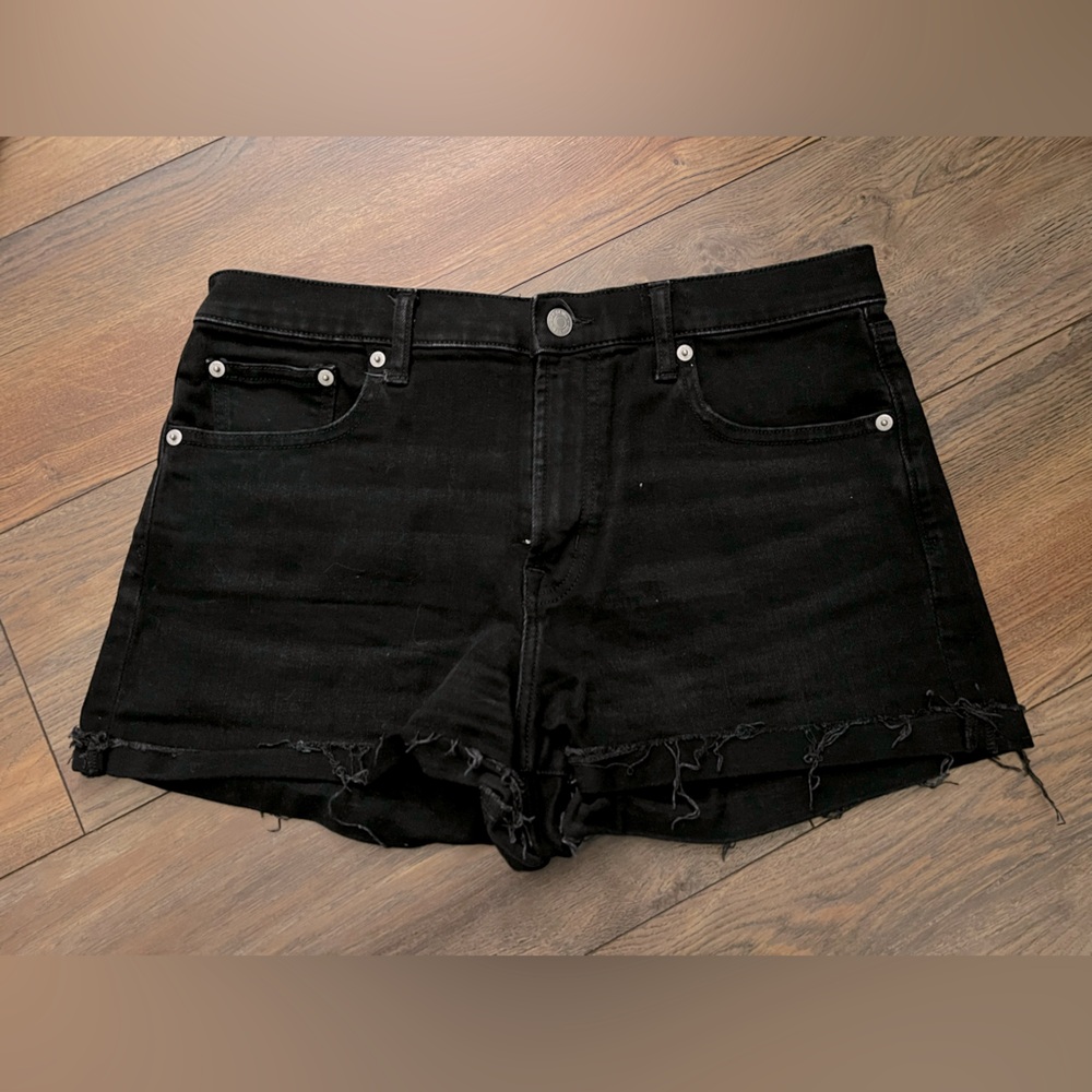 NWOT GAP High-Waisted Cuffed denim shorts